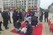 咱邓州这些技术员，真中！把“硬核科技”送到家门口，地头里的老把式都服了