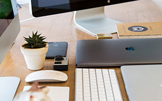 雷鸟Air4智能眼镜评测：1599元起，Micro-OLED巨幕+四扬声器，颠覆你的视听体验！